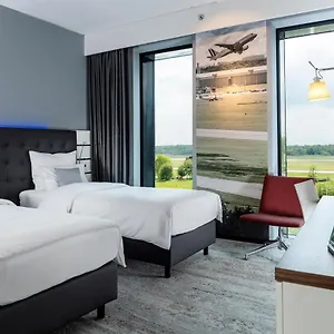 **** Hotel Airport Plaza Hamburg Germania